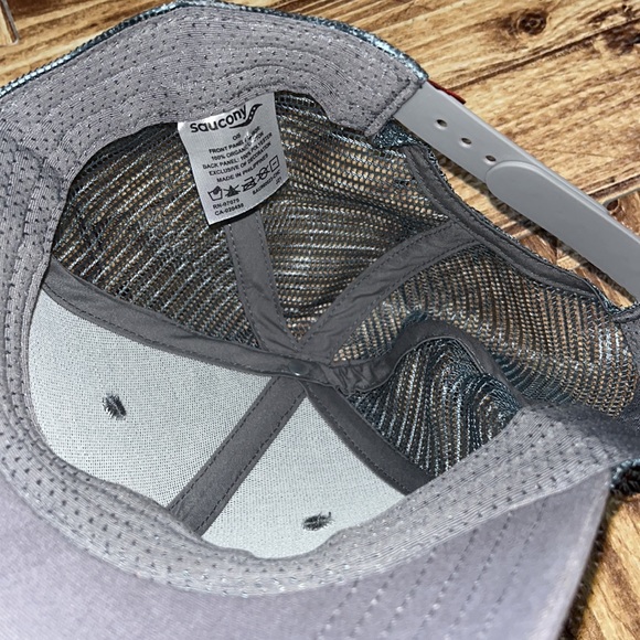 🧢 • 🏃 • SAUCONY Runnin’ • 🏃 • 🧢 - Picture 2 of 6